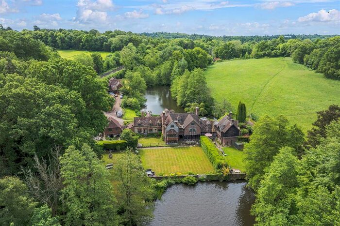 6 Bedroom Property To Rent In Enton, Godalming, GU8