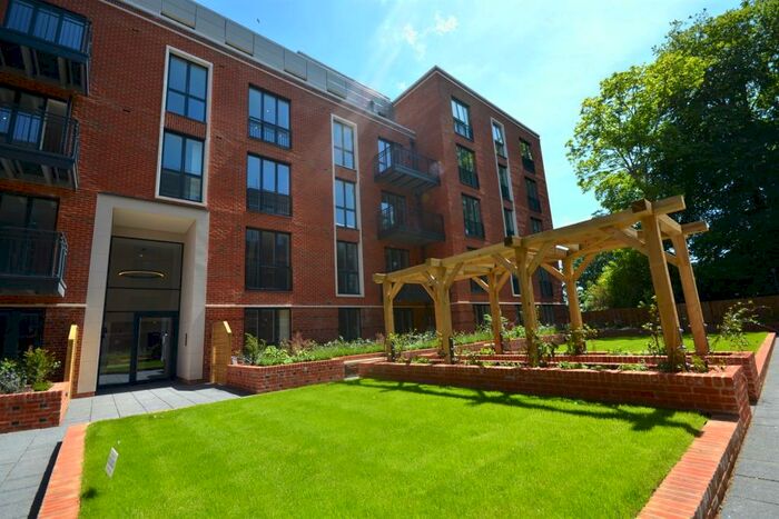 1 Bedroom Apartment To Rent In Guinevere House, Fellowes Rise, Winchester, SO22