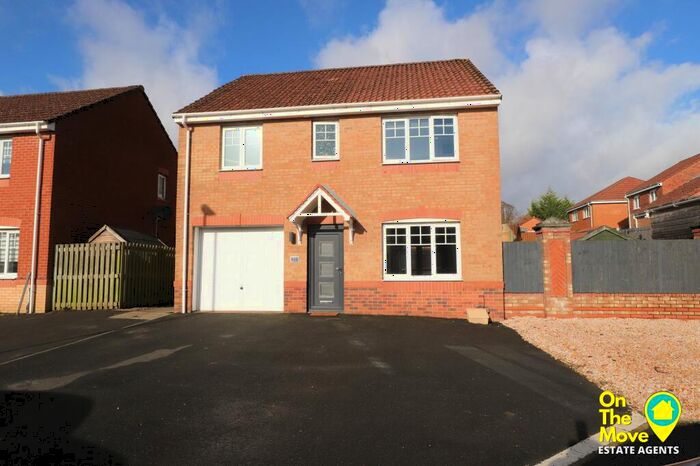 4 Bedroom Detached House For Sale In Rockbank Crescent, Glenboig, ML5