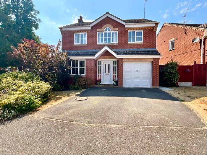 4 Bedroom Detached House For Sale In Hopton Close, Daventry, NN11