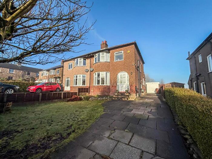 3 Bedroom Semi Detached House For Sale In Macclesfield Old Road, Buxton, SK17