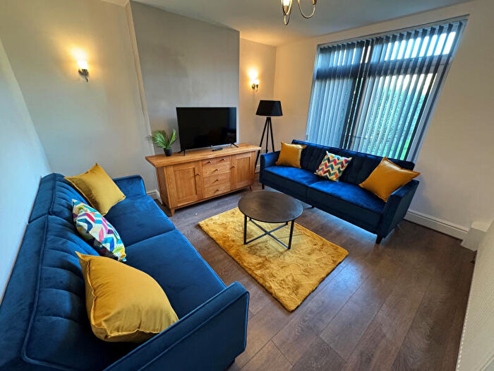 4 Bedroom Detached House To Rent In Westholme Gardens, Nottingham, NG8