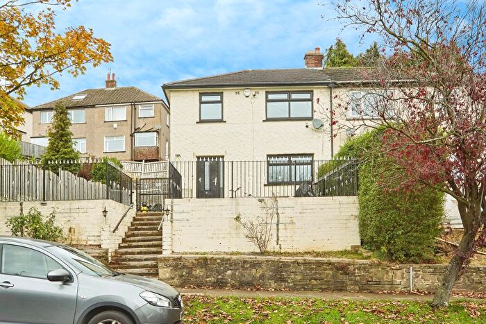 3 Bedroom Semi Detached House For Sale In Whin Knoll Avenue, Keighley, BD21