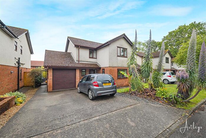 4 Bedroom Detached House For Sale In Glengower Close, Swansea, SA3