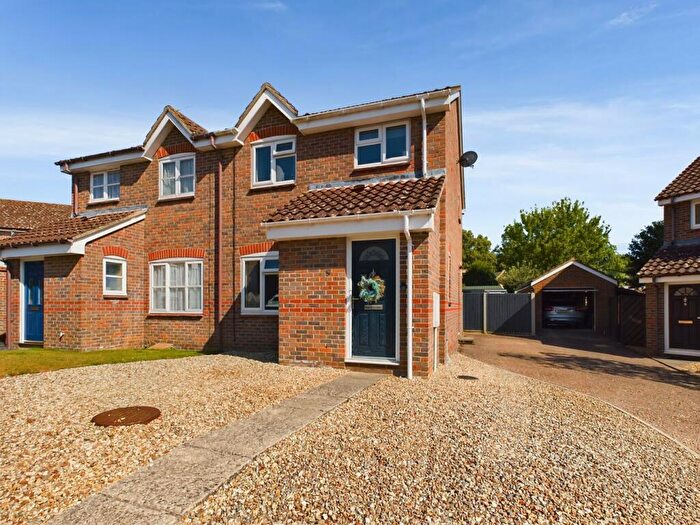 3 Bedroom Semi-Detached House For Sale In Beechey Close, Denver, PE38