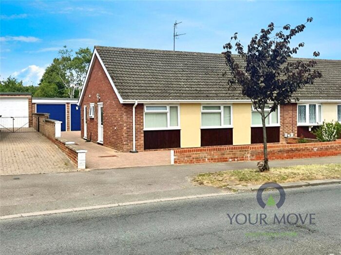 3 Bedroom Bungalow For Sale In Linnet Way, Bedford, Bedfordshire, MK41