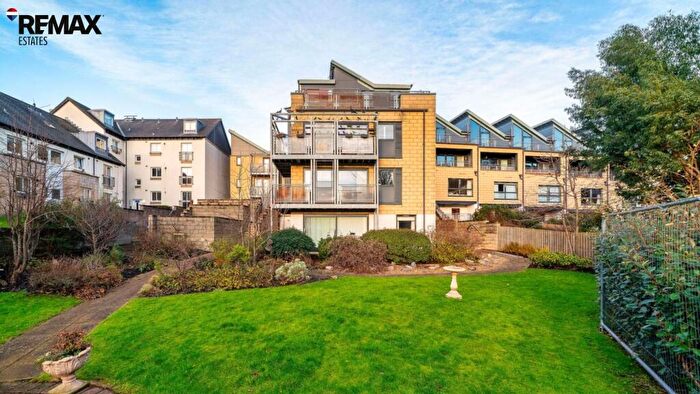 3 Bedroom Flat For Sale In Spring Gardens, Edinburgh, EH8