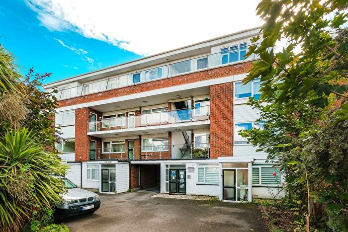 2 Bedroom Flat For Sale In Avon Court, North Chingford, E4