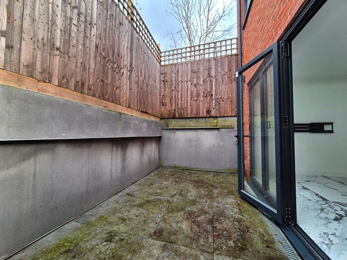 2 Bedroom Detached House To Rent In Mill Lane, London, NW6