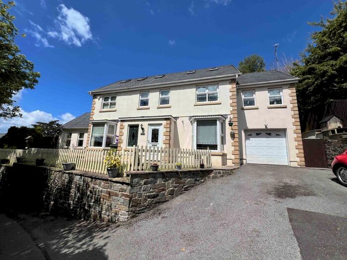 4 Bedroom Detached House To Rent In Pontarddulais, Swansea, SA4