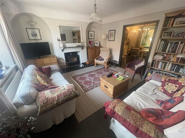 4 Bedroom Semi-detached House For Sale In East Street, Crewkerne - Offers Invited, TA18