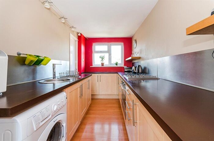 2 Bedroom Flat To Rent In Westwood Road, Southampton, SO17