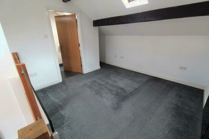 1 Bedroom Flat To Rent In Burnley Road, Crawshawbooth, BB4
