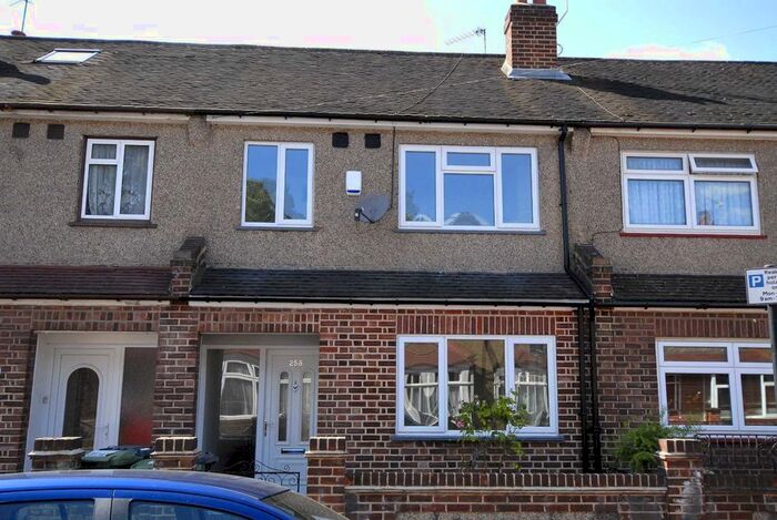 3 Bedroom Property To Rent In Malyons Road, London, SE13