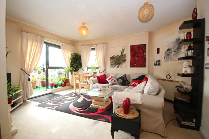 1 Bedroom Flat For Sale In Poppy Court, Headstone Drive, Harrow, Middlesex, HA3