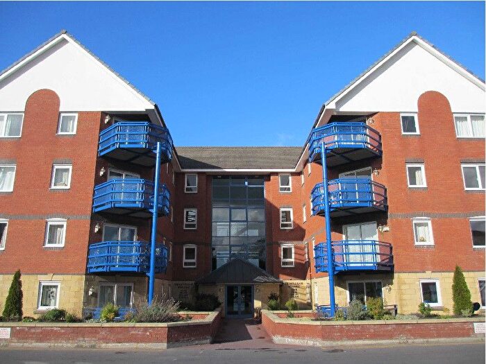 2 Bedroom Flat To Rent In Mountbatten Close, Preston, Lancashire, PR2