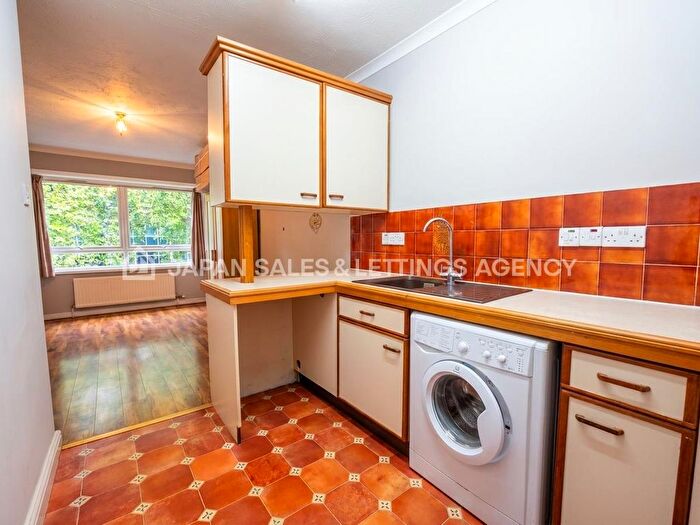 1 Bedroom Flat To Rent In Mitchell House, A Oxford Road, W4