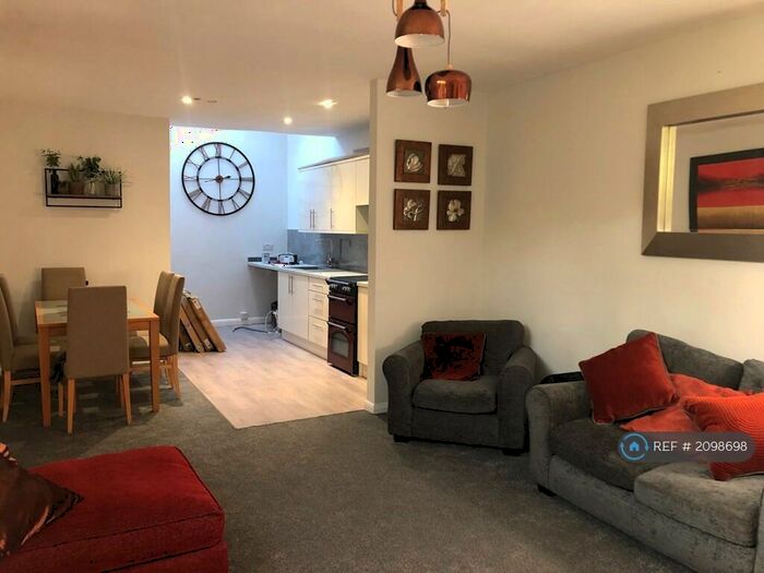 1 Bedroom Flat To Rent In Baptist Street, Calstock, PL18