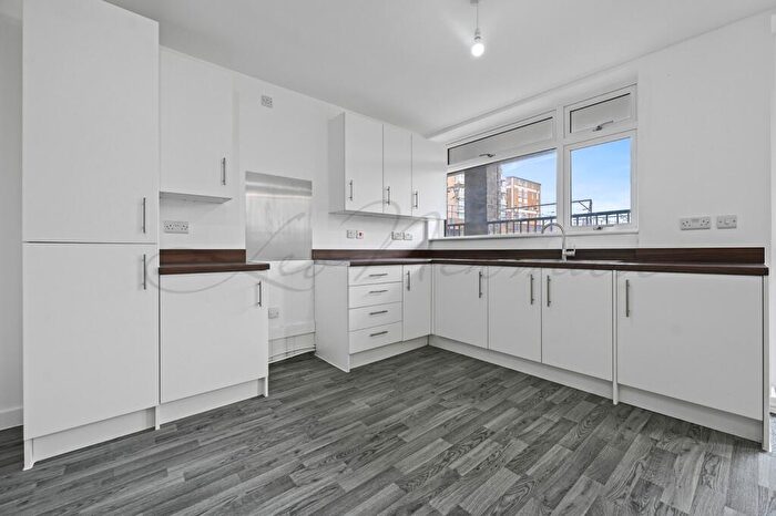 3 Bedroom Flat To Rent In Caroline Street.Limehouse, E1