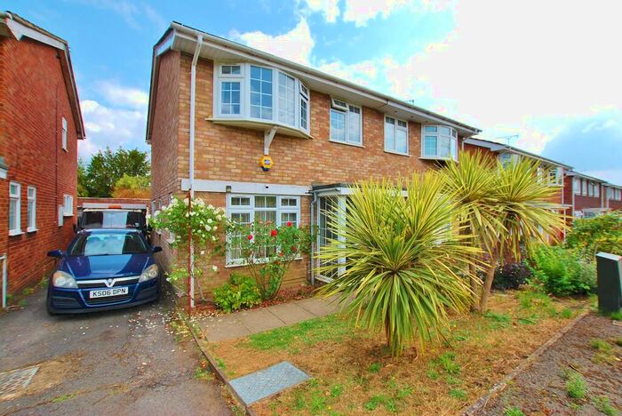 4 Bedroom Semi-Detached House To Rent In Southway, Guildford, Surrey, GU2
