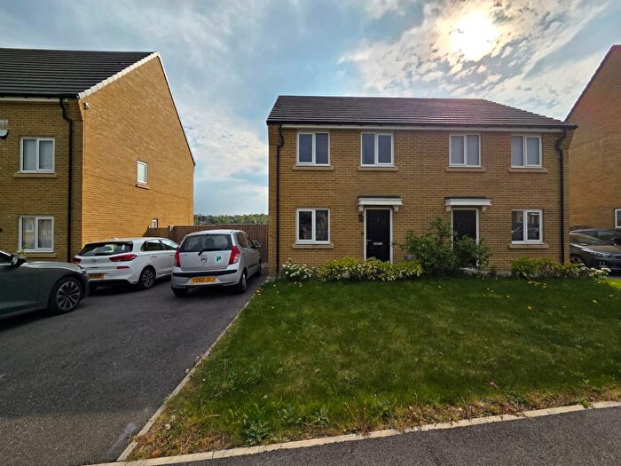 3 Bedroom Property To Rent In Poplars Park Avenue, BD2