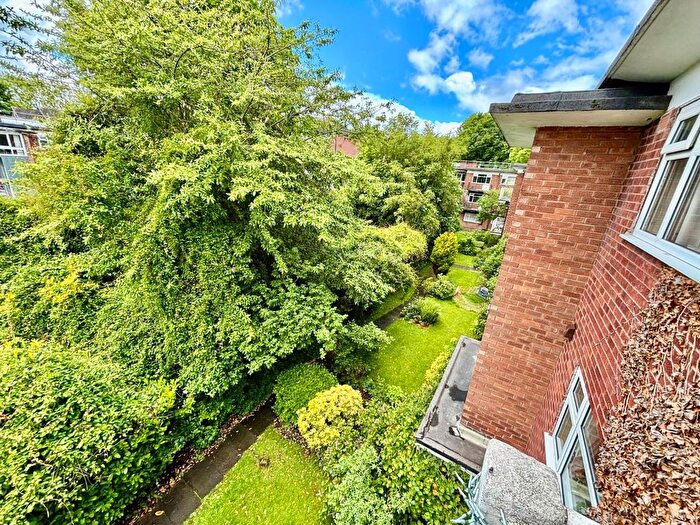2 Bedroom Flat For Sale In Riverside Court, Didsbury, M20