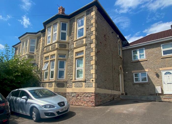 2 Bedroom Flat To Rent In Upper Station Road, BS16