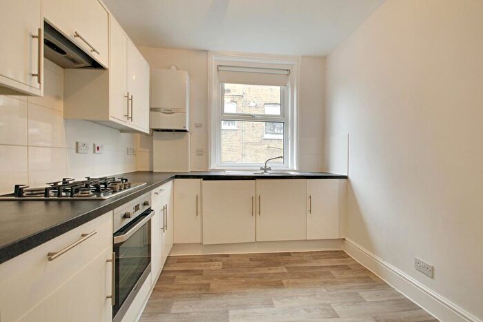 2 Bedroom Flat To Rent In Graham Mansions (), Hackney., E8