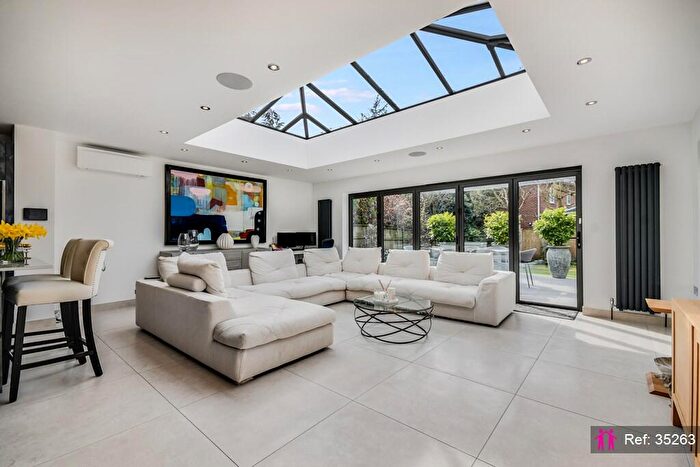 5 Bedroom Detached House To Rent In Roundwood Avenue, Brentwood, CM13