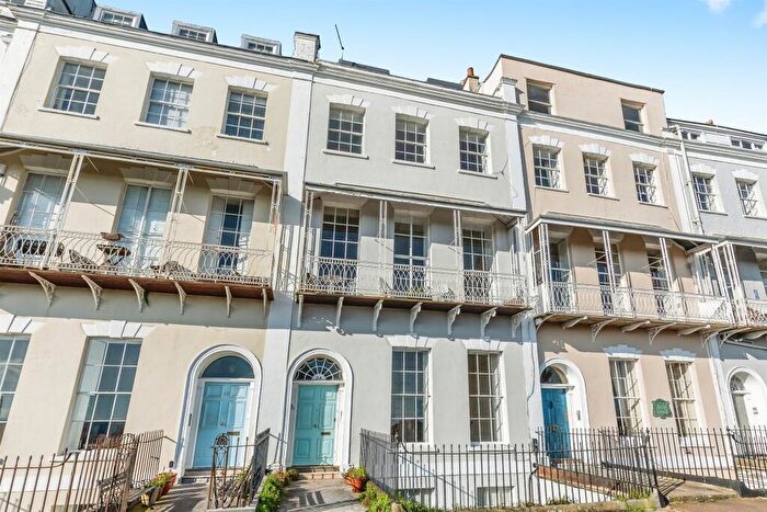 1 Bedroom Apartment For Sale In Royal York Crescent, Clifton, Bristol, BS8