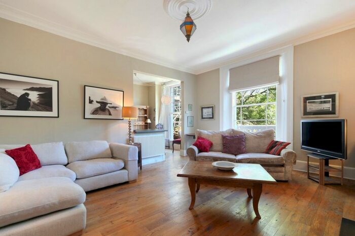 1 Bedroom Flat To Rent In Weller Court, Ladbroke Road, W11
