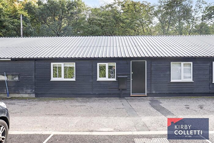 2 Bedroom Terraced Bungalow To Rent In Mangrove Lane, Hertford, SG13