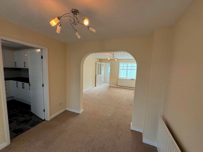 3 Bedroom Detached House To Rent In North Way, Hyde, SK14