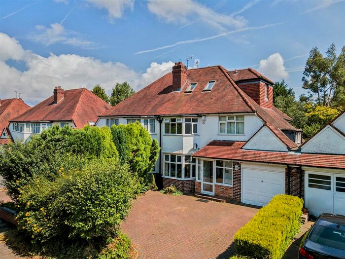 5 Bedroom Semi-Detached House To Rent In Robin Hood Lane, Hall Green, Birmingham, B28