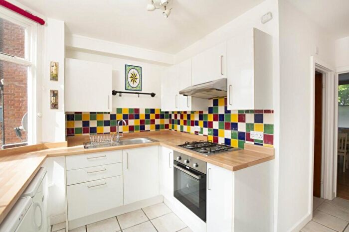 2 Bedroom Flat To Rent In Station Road West, Canterbury, CT2