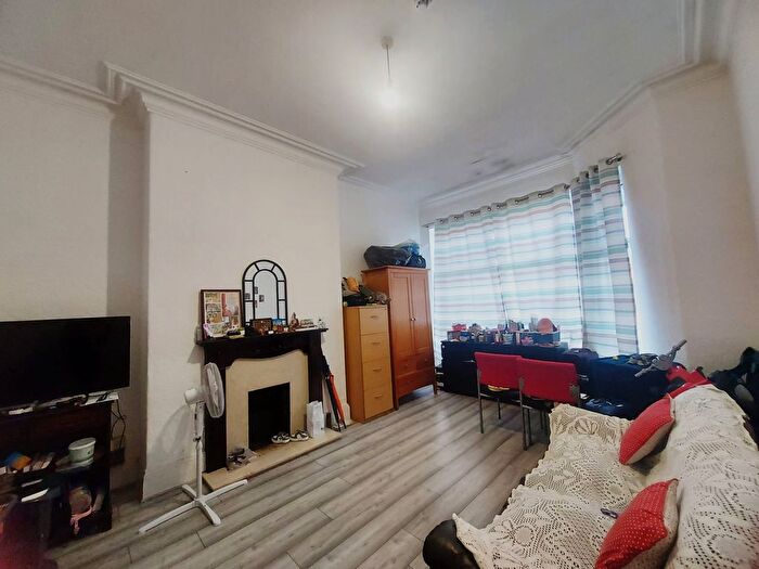 1 Bedroom Flat To Rent In Buxton Road, Stockport, SK2