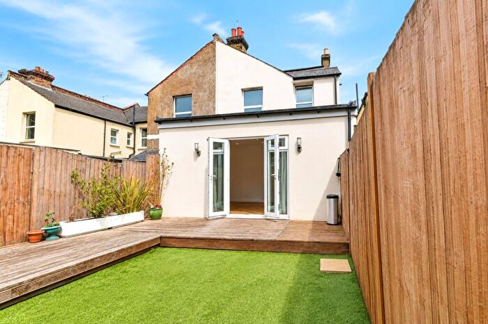 1 Bedroom Apartment For Sale In Brighton Road, South Croydon, CR2