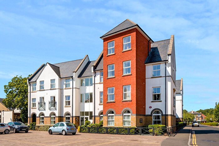 2 Bedroom Flat For Sale In Coldstream Road, Caterham, CR3