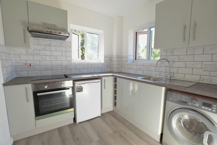 1 Bedroom Flat To Rent In Statham Grove, London, N18