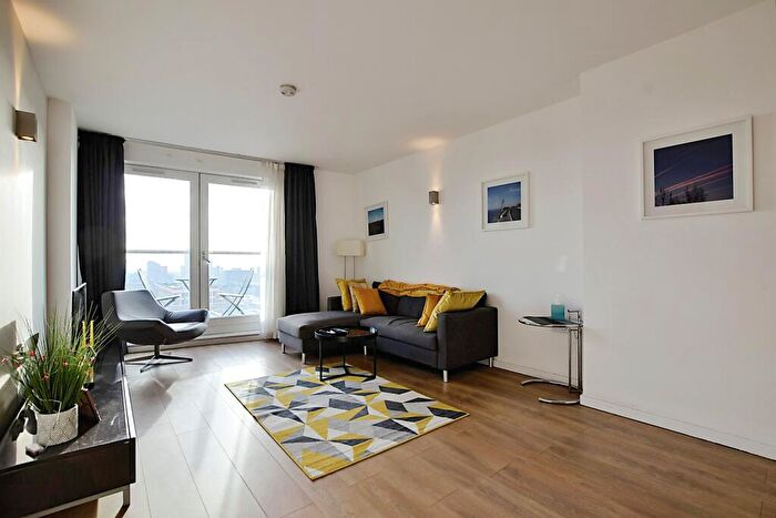 1 Bedroom Apartment To Rent In Skyline Central, Goulden Street, Manchester, M4