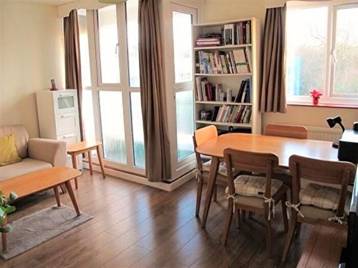 1 Bedroom Flat To Rent In Innes Gardens, Putney, SW15