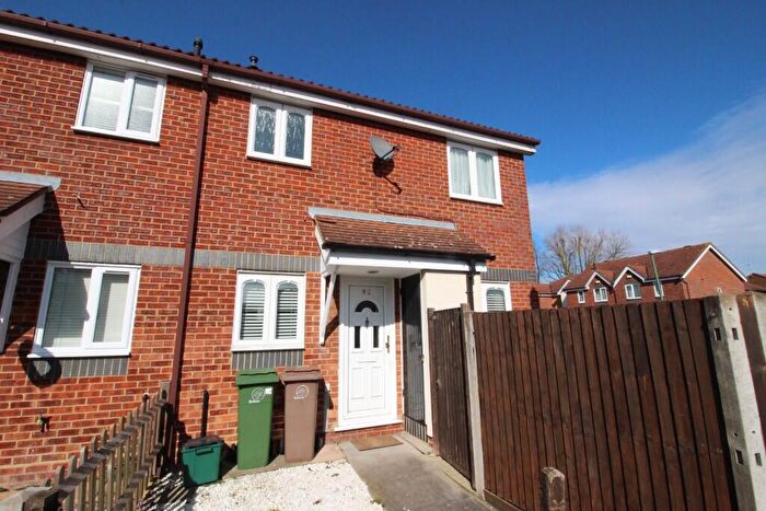1 Bedroom End Of Terrace House For Sale In Cotswold Way, Worcester Park, KT4