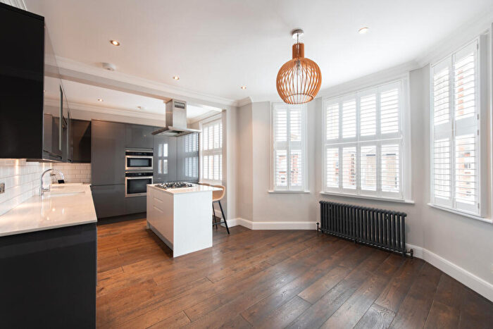 3 Bedroom Apartment To Rent In Adamson Road, London, NW3