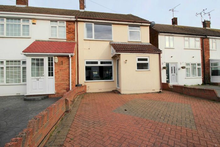 3 Bedroom End Of Terrace House To Rent In Kingsman Road, Stanford-Le-Hope, SS17