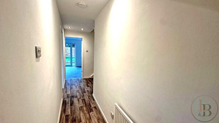 3 Bedroom Terraced House For Sale In Thorneywood Rise, Nottingham, NG3