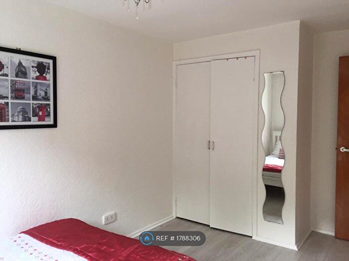 2 Bedroom Flat To Rent In Buccleuch Street, Glasgow, G3