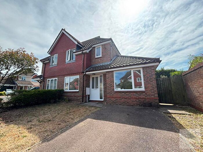 4 Bedroom Semi Detached House To Rent In Coleman Close, Norwich, NR8