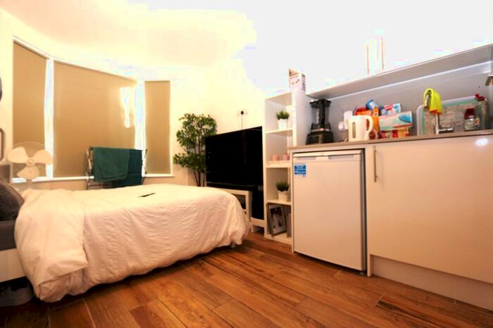 Property To Rent In Hertford Road, Enfield, EN3