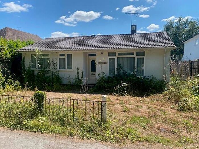 3 Bedroom Detached Bungalow For Sale In The Common, Longparish, Andover, SP11