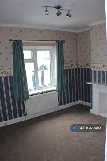 2 Bedroom Terraced House To Rent In Montfort Road, Rochester, ME2